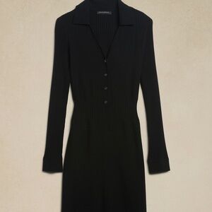 Knee-length sweater dress